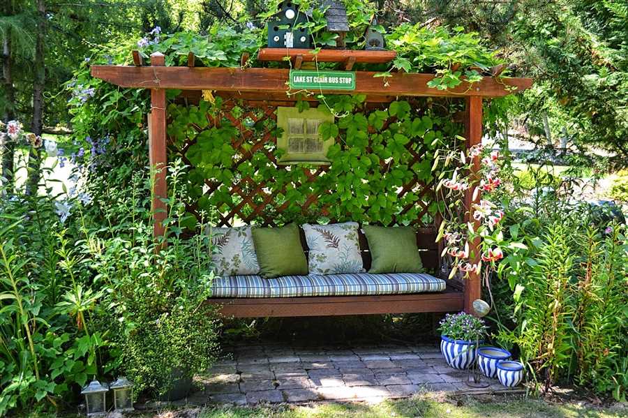 Ароматная скамейка: Как создать уютные места для отдыха в саду